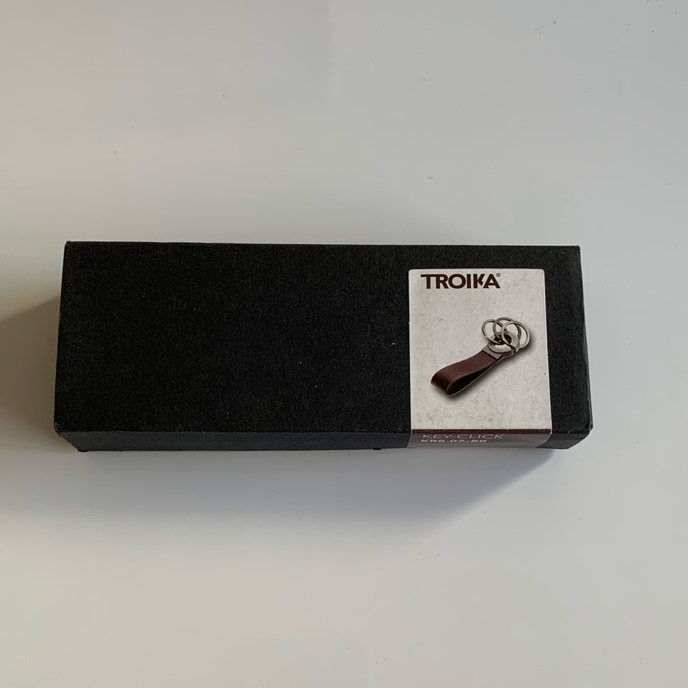 TROIKA KEY-CLICK LEATHER VALET KEYCHAIN